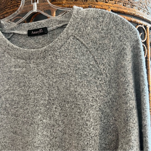Amaryllis Ladies Fringe Sweater - Picture 3 of 3